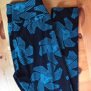 Buttery soft LuLaRoe OS leggings